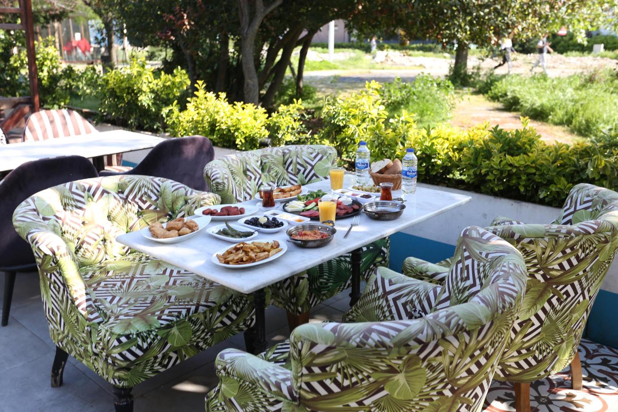 Turkuaz Hotel Истанбул Екстериор снимка