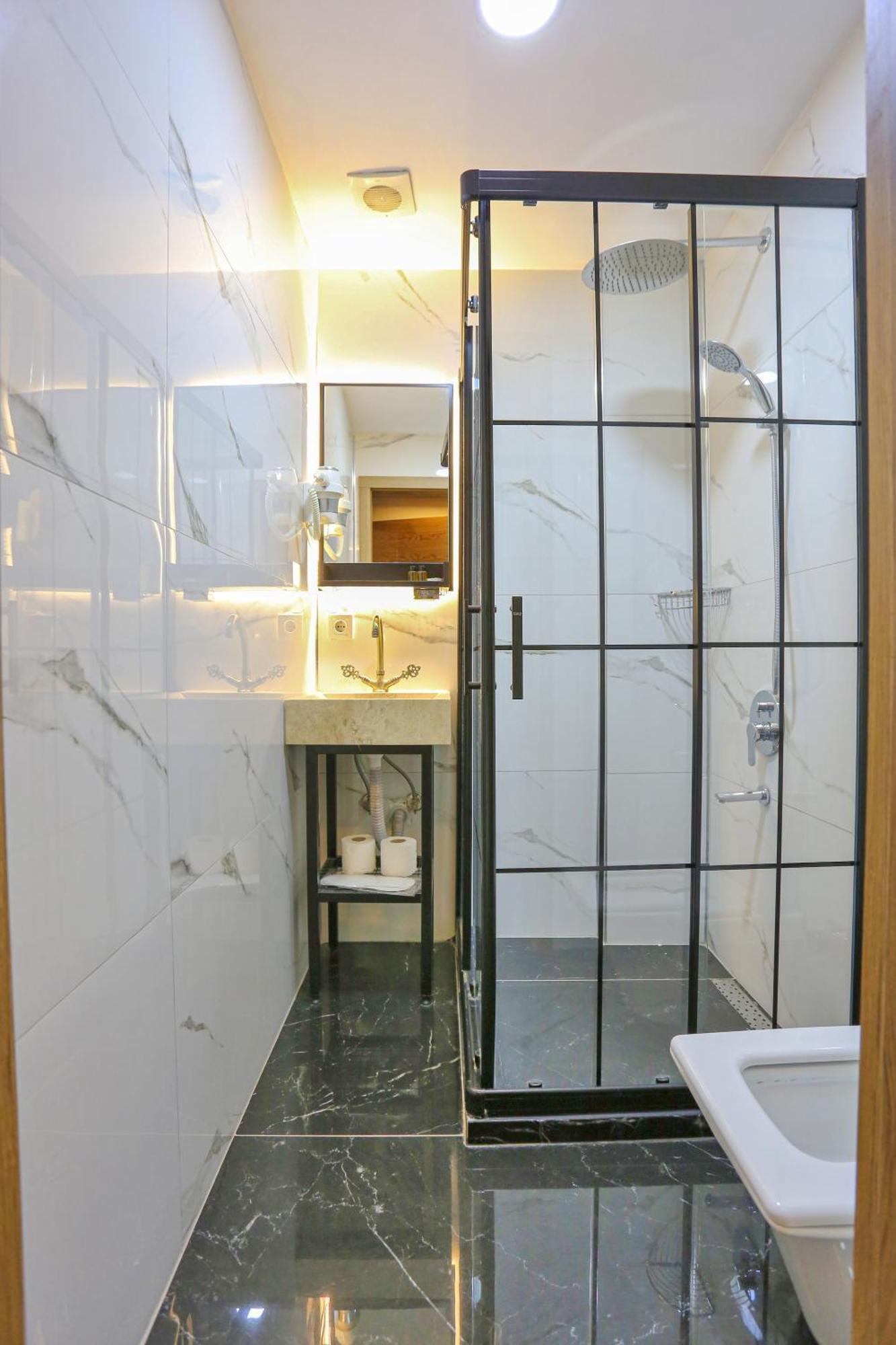 Turkuaz Hotel Истанбул Екстериор снимка