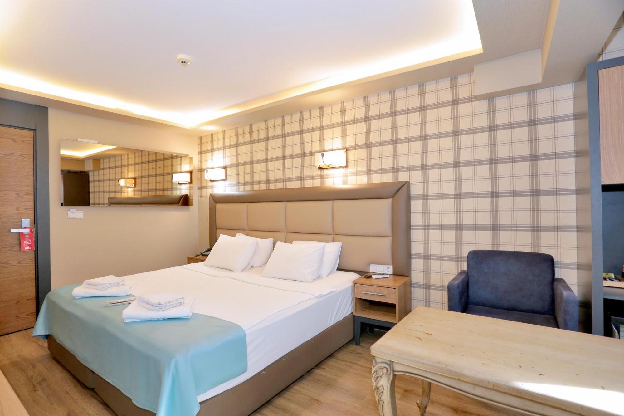 Turkuaz Hotel Истанбул Екстериор снимка