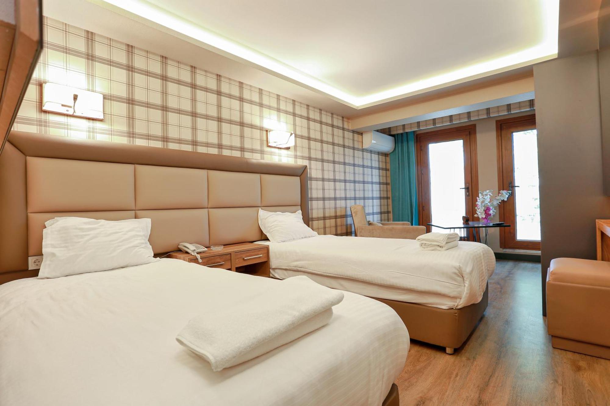 Turkuaz Hotel Истанбул Екстериор снимка
