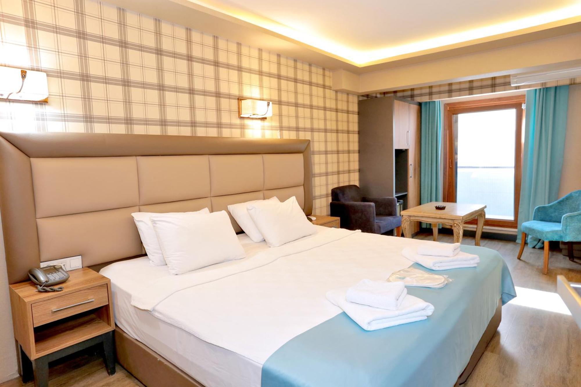 Turkuaz Hotel Истанбул Екстериор снимка
