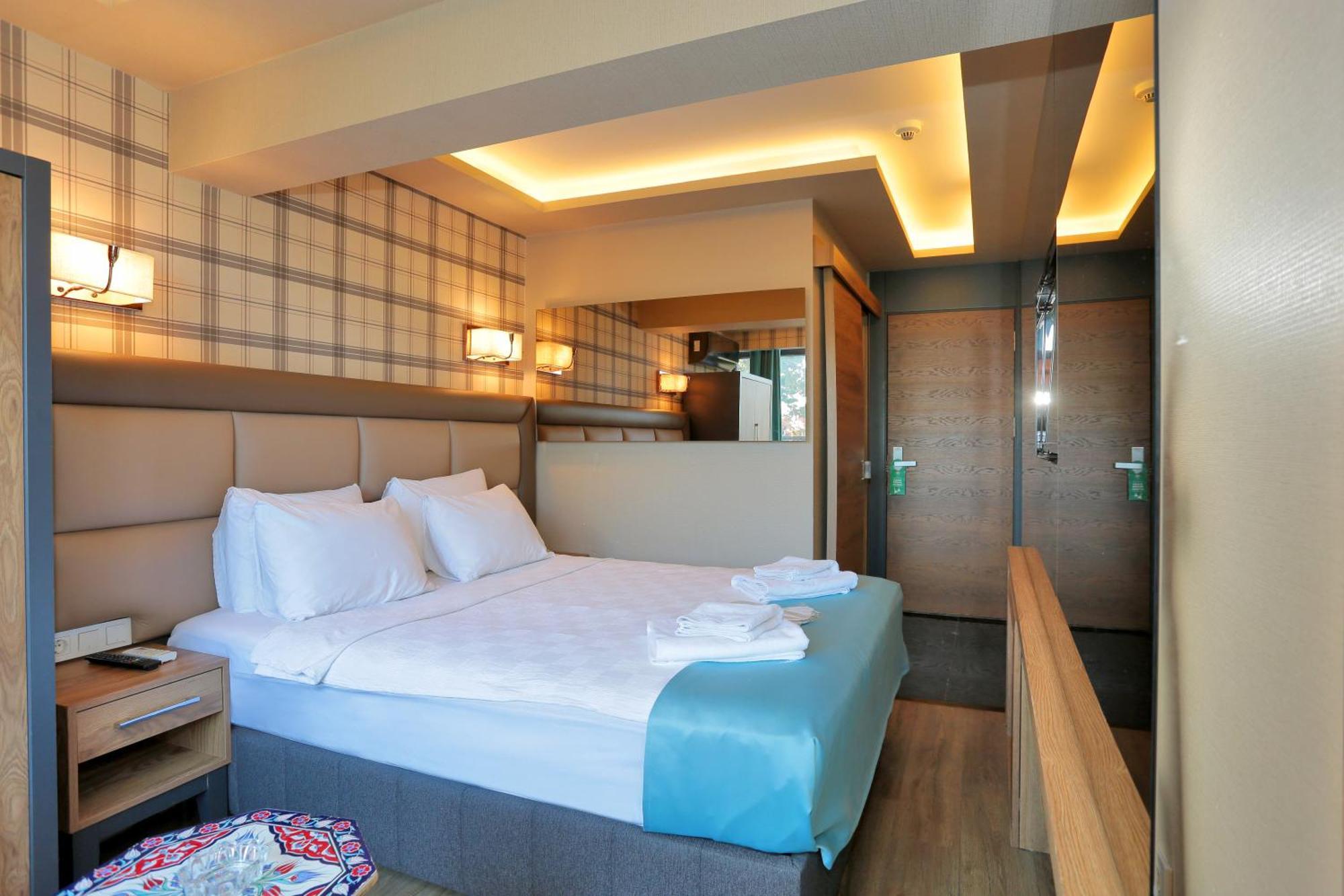 Turkuaz Hotel Истанбул Екстериор снимка