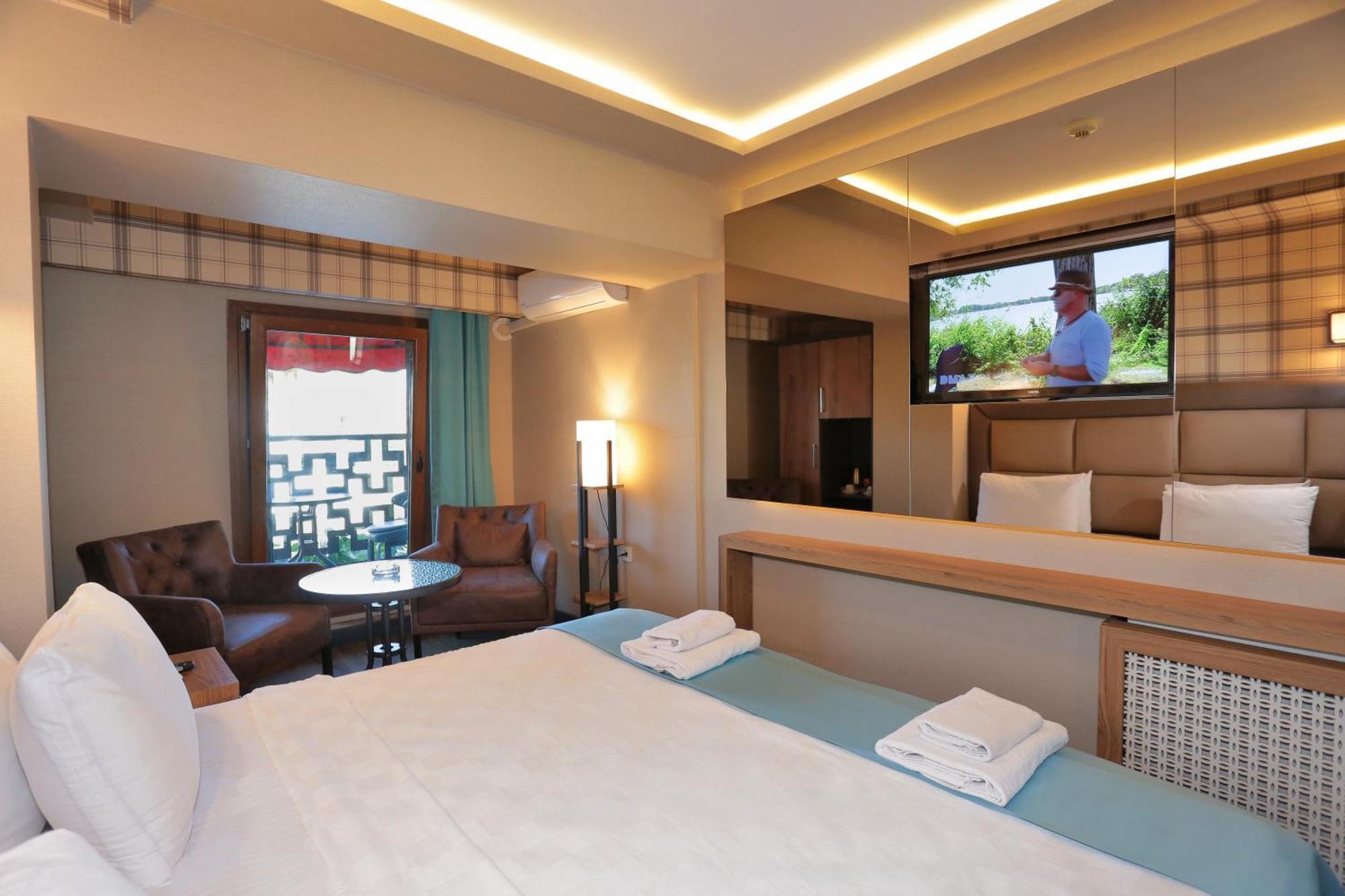 Turkuaz Hotel Истанбул Екстериор снимка
