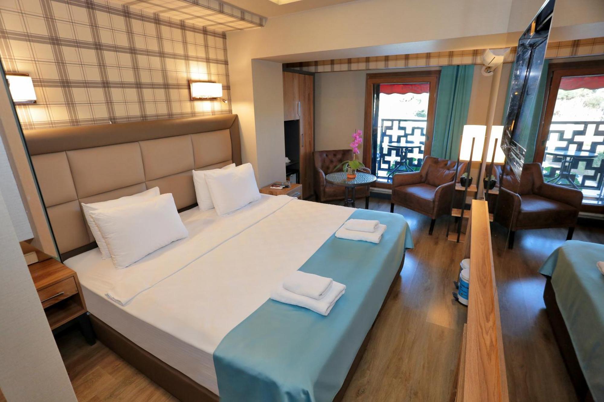 Turkuaz Hotel Истанбул Екстериор снимка