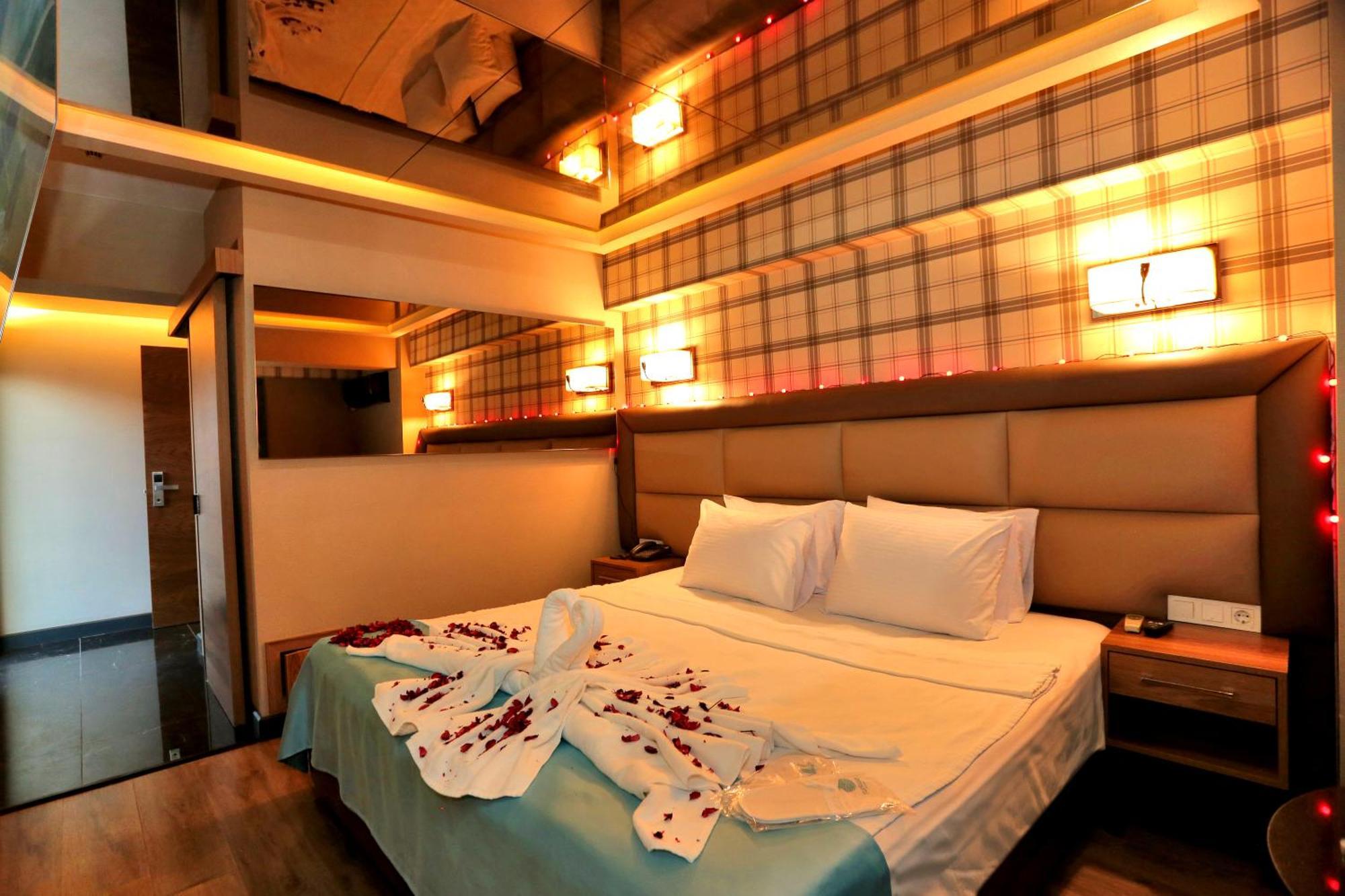 Turkuaz Hotel Истанбул Екстериор снимка